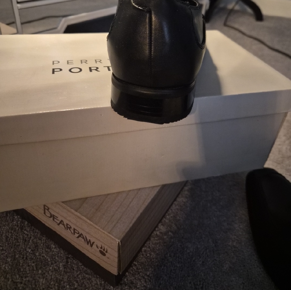 Perry Ellis Black Leather Slip-On Loafers - Picture 3 of 8